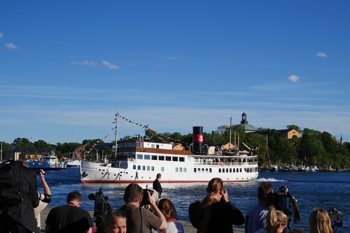 Prinssi Carl Philipin ja Sofia Hellqvistin häät, paikalla Tukholmassa, Hovikirjeenvaihtaja, kuninkaalliset